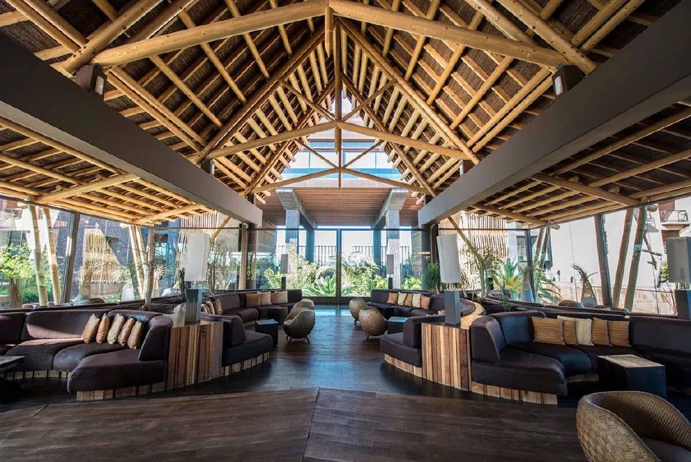 Vliegreis naar Lopesan Baobab Resort — luxe resort in Afrikaanse stijl