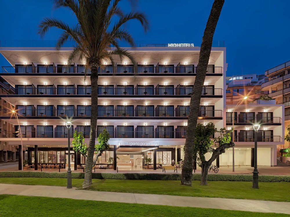 Vliegreis naar Hotel H10 Puerto Poniente — direct aan Poniente‑strand, Benidorm