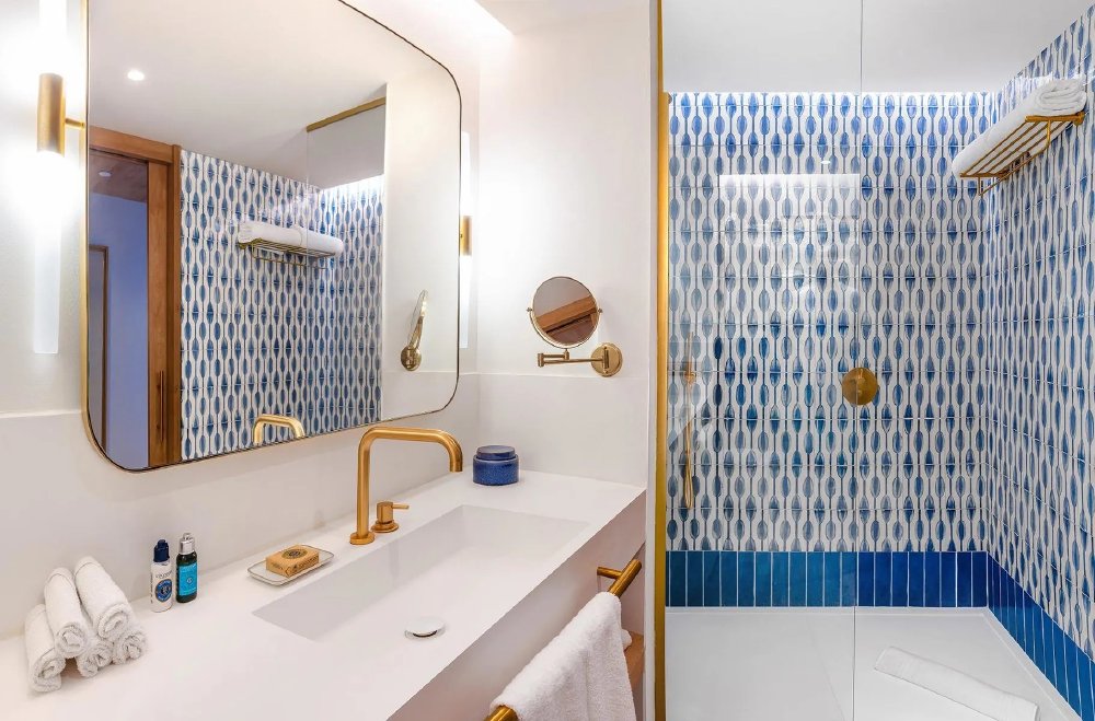 Vliegreis naar Hotel H10 Puerto Poniente — direct aan Poniente‑strand, Benidorm