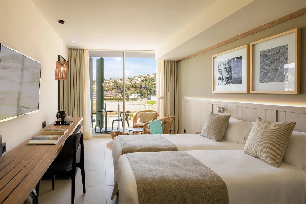 Vliegreis naar Aqua Hotel Atzavara & Spa — Luxe 5-sterrenhotel in Santa Susanna