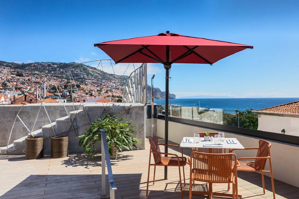 Vliegreis: Barceló Funchal Oldtown - Luxe 5-sterrenhotel in hart van Funchal