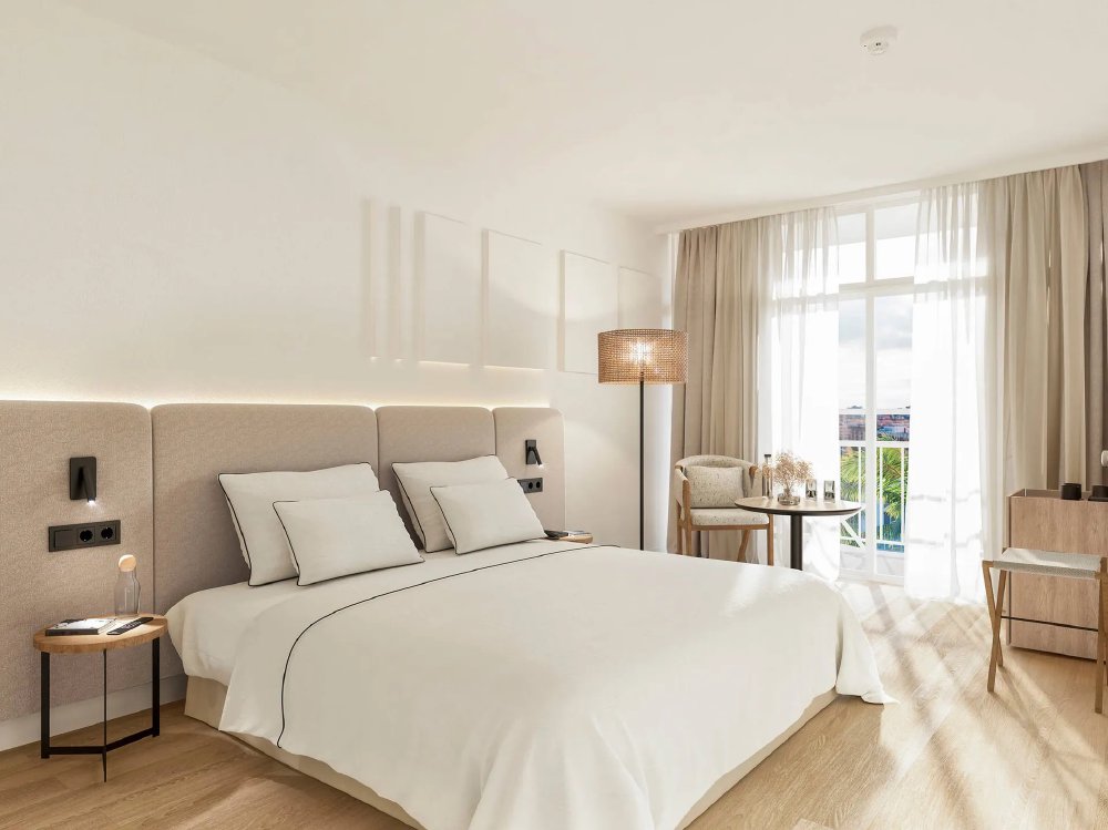Vliegreis naar Meliá Lloret de Mar — Modern 5-sterrenhotel aan de Costa Brava