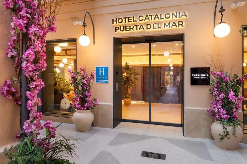 Stedentrip Catalonia Puerta del Mar — Málaga