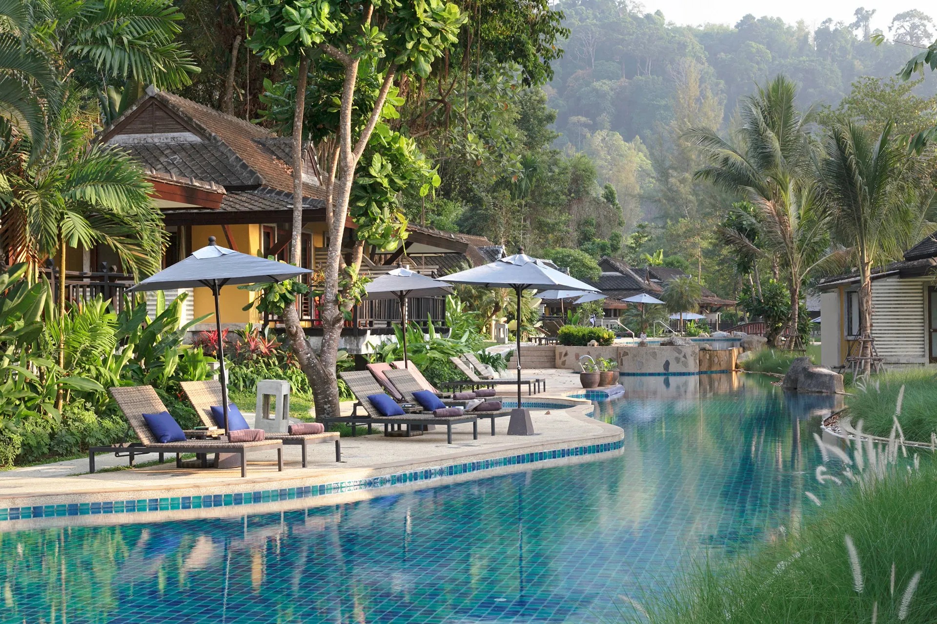 Vliegreis Moracea by Khao Lak Resort — direct aan het strand