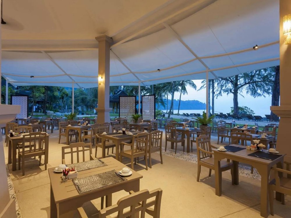 Vliegreis Moracea by Khao Lak Resort — direct aan het strand