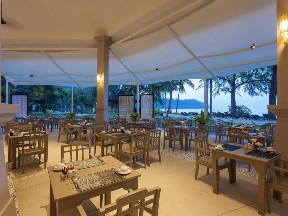Vliegreis: Moracea by Khao Lak Resort — direct aan het strand
