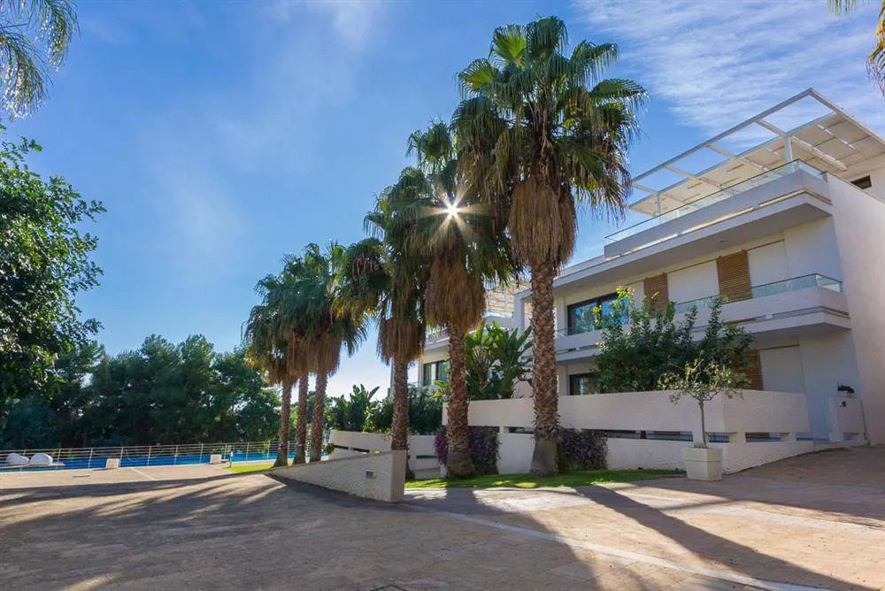 Vliegreis naar Kamena Residence — Appartementen aan de boulevard van Marina di Ragusa