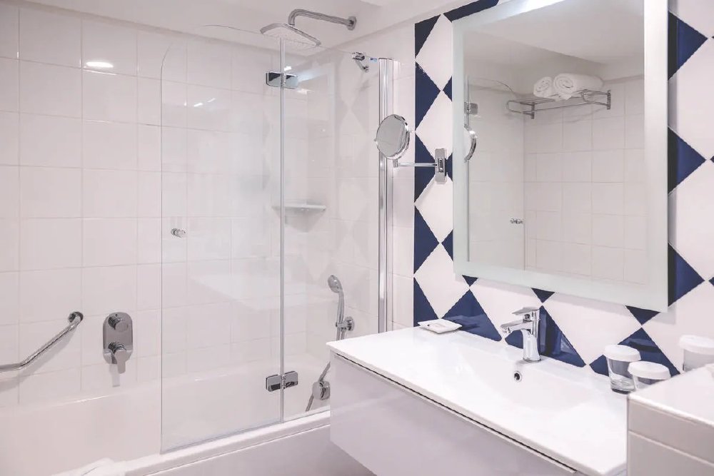 Vliegreis: AX The Victoria Hotel in hartje Sliema