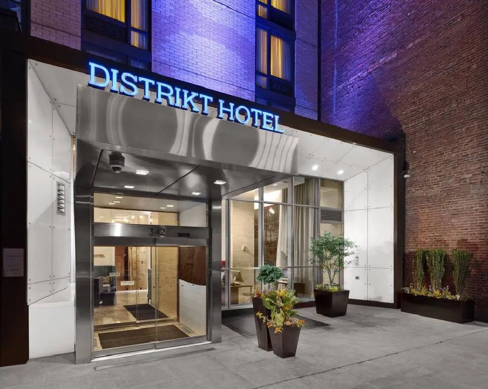 Vliegreis: Distrikt Hotel New York City, Tapestry Collection by Hilton