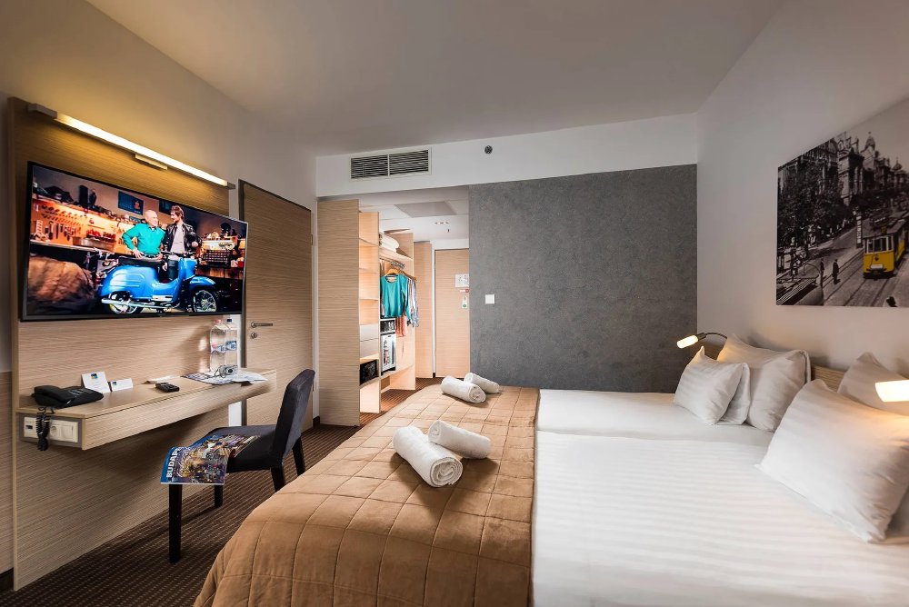 Vliegreis Bo18 Hotel Superior — Stedentrip in Budapest