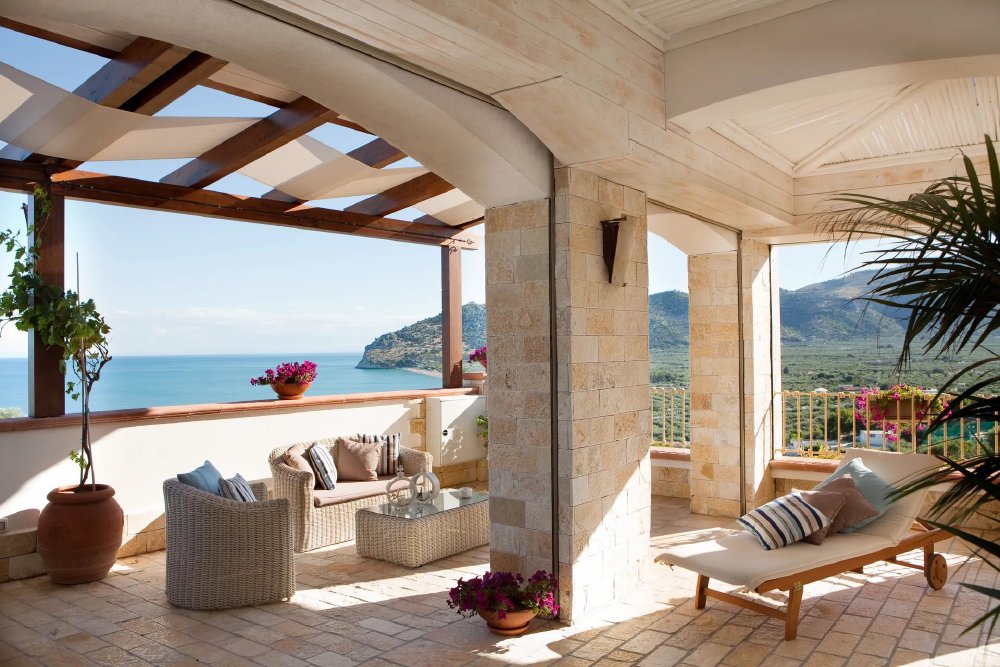 Vliegreis: Residence Il Porto — Appartementen met uitzicht op de Baai van Mattinata