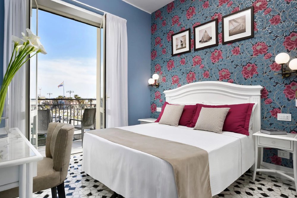 Vliegreis - Hotel President: luxe aan de boulevard van Viareggio