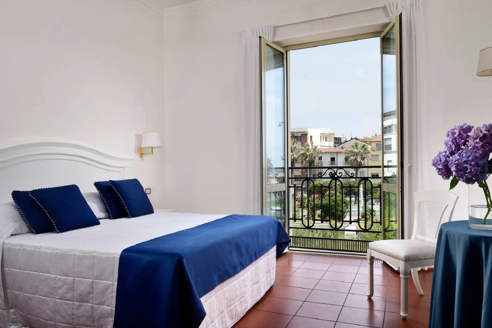 Vliegreis - Hotel President: luxe aan de boulevard van Viareggio