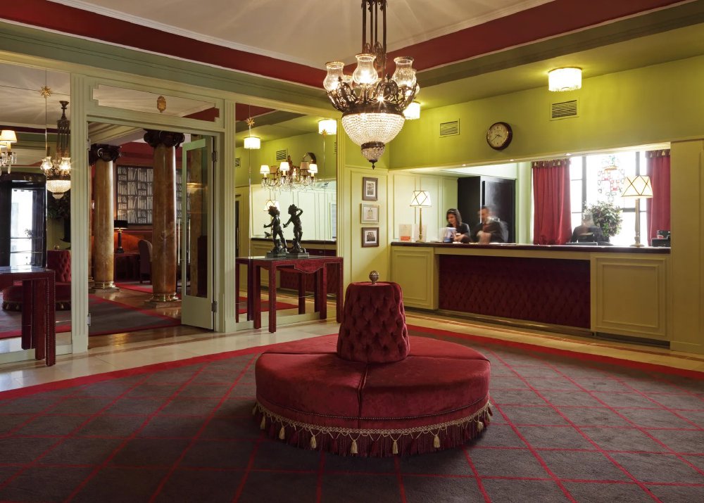 Vliegreis: Verblijf in Grande Hotel do Porto, klassiek en centraal