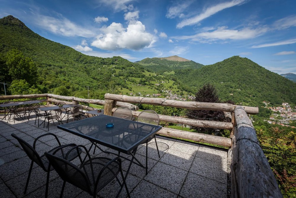 Autovakantie Agriturismo Al Marnich — Agriturismo boven het Comomeer