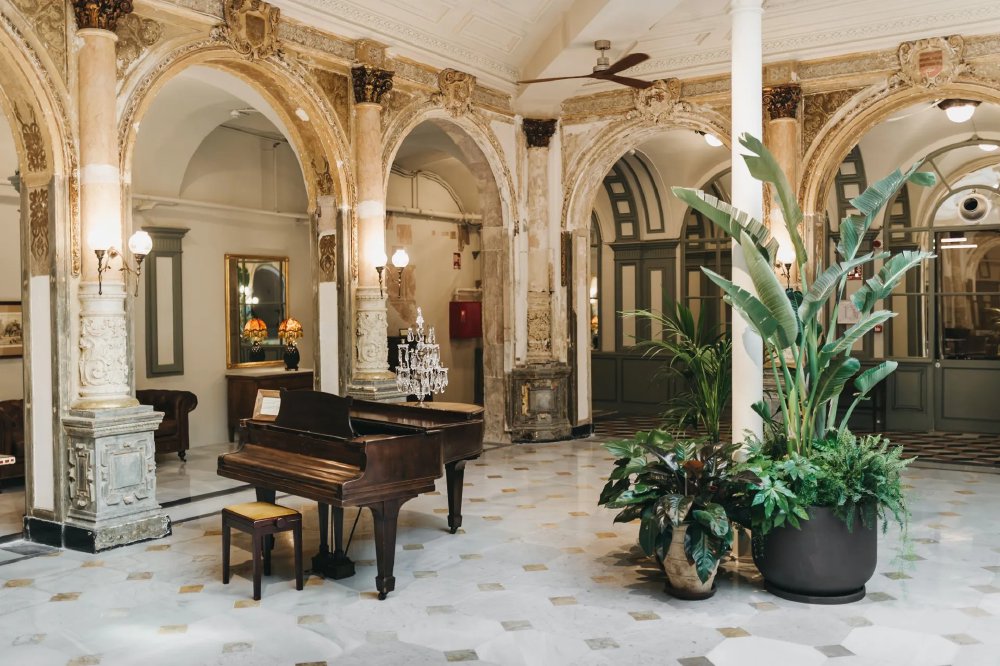 Stedentrip Barcelona — Hotel Oriente Atiram aan de Ramblas