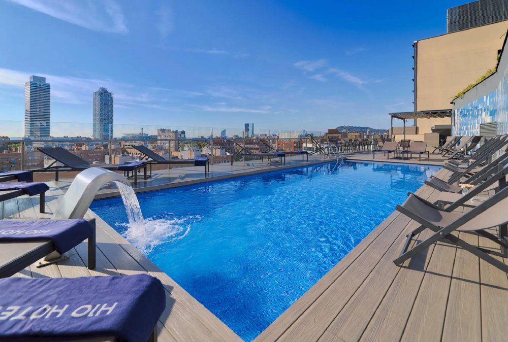 Stedentrip H10 Marina Barcelona — designhotel met dakterras en zwembad