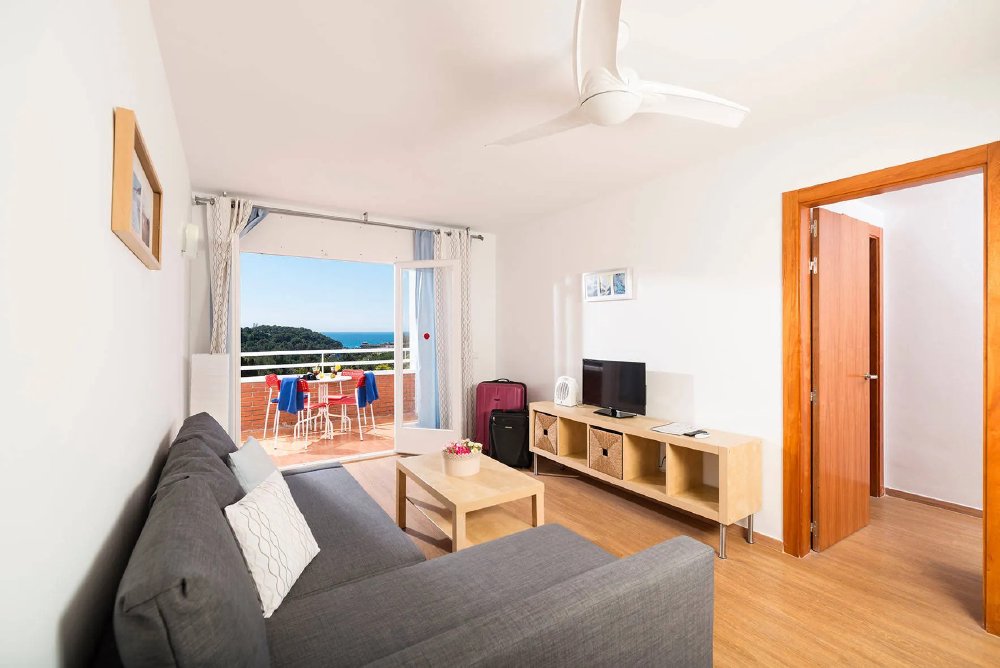 Vliegreis Appartementen Els Llorers — Rustig familiecomplex in Lloret de Mar