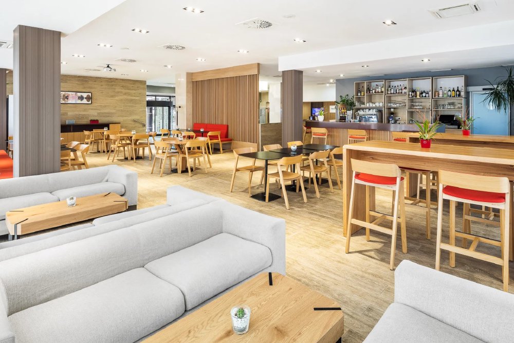 Vliegreis: Hotel Occidental Praha in Praag (wijk Nusle)