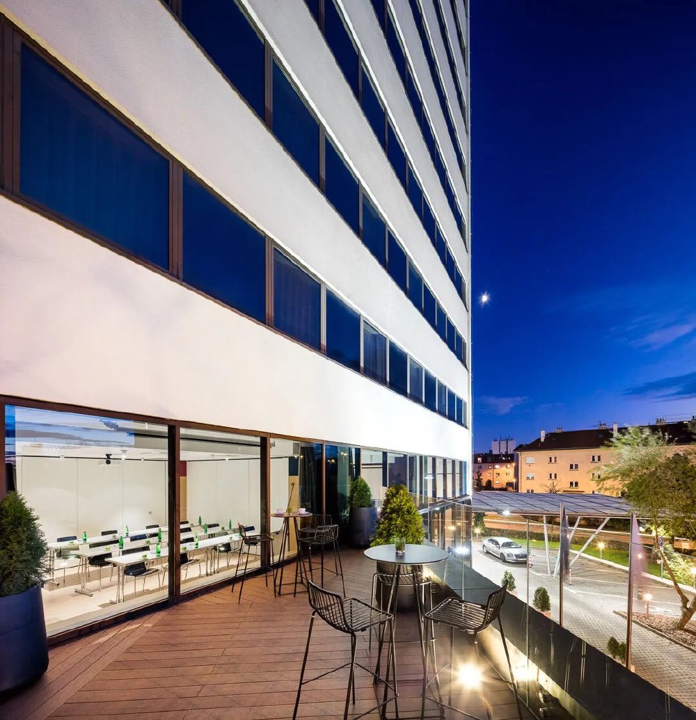Vliegreis: Hotel Occidental Praha in Praag (wijk Nusle)