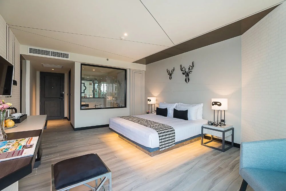 Vliegreis naar Mera Mare Pattaya — luxe strandhotel in het hart van Pattaya