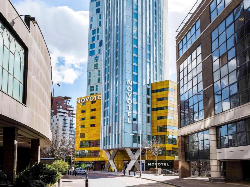 Stedentrip Londen: Novotel London Canary Wharf met rooftopbar en binnenzwembad