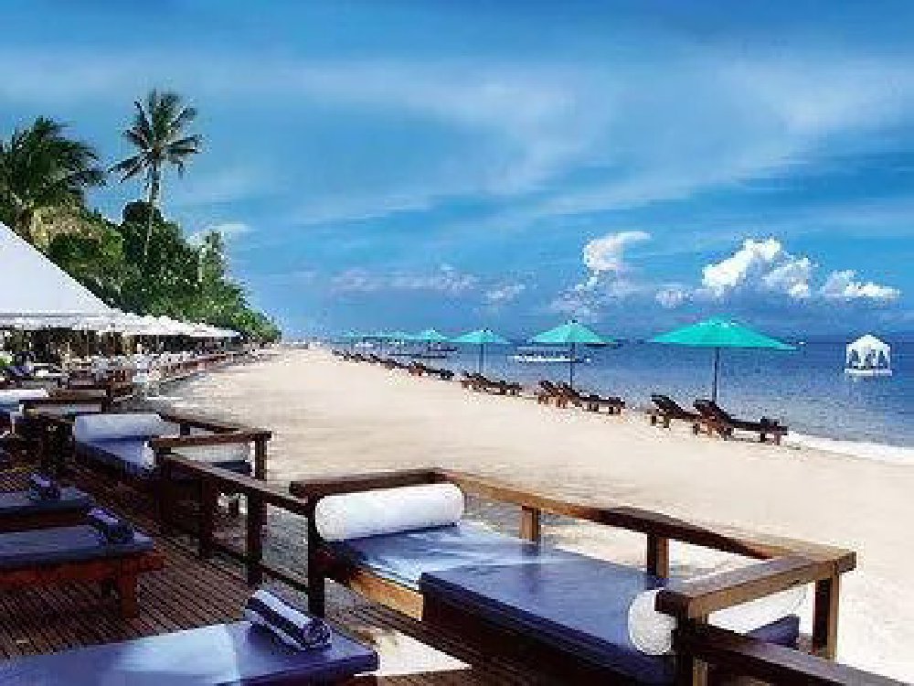 Vliegreis naar Puri Santrian Beach Resort & Spa, Sanur — Direct aan privéstrand