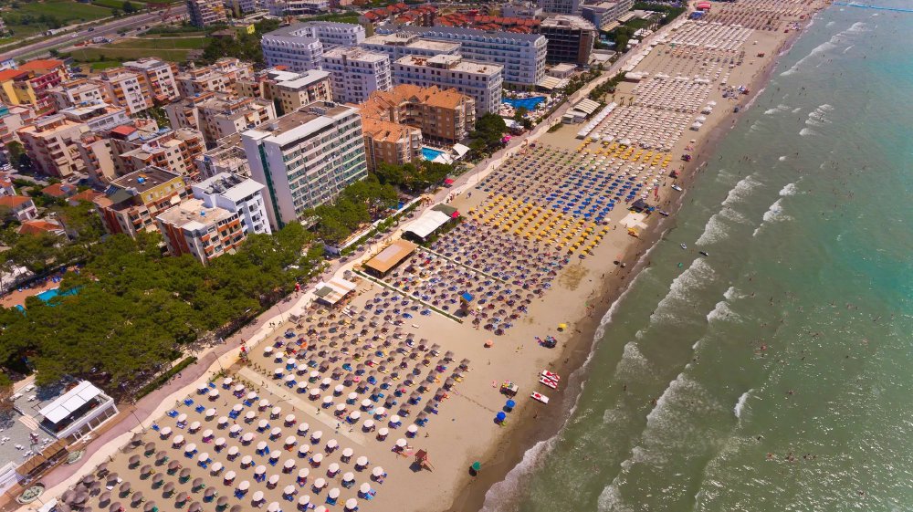 Vliegreis Albanian Star Hotel — Strand en All Inclusive in Golem