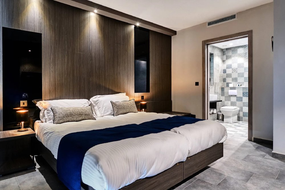 Vliegreis The District Hotel — centraal gelegen in Paceville