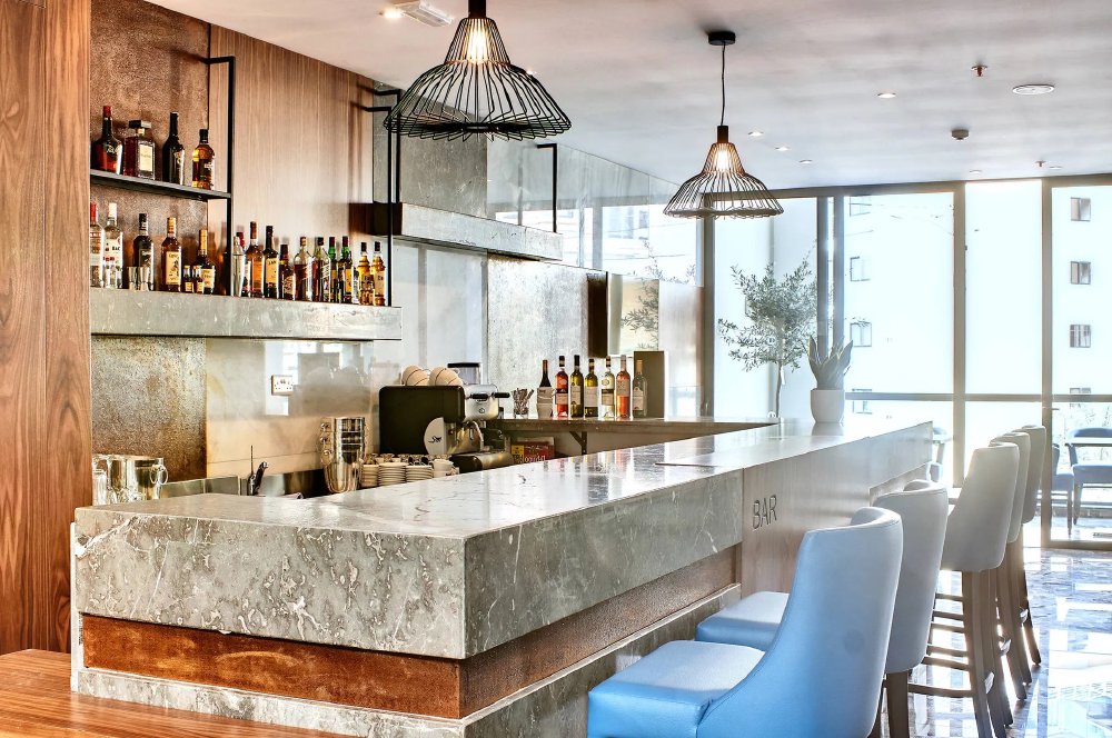 Vliegreis The District Hotel — centraal gelegen in Paceville