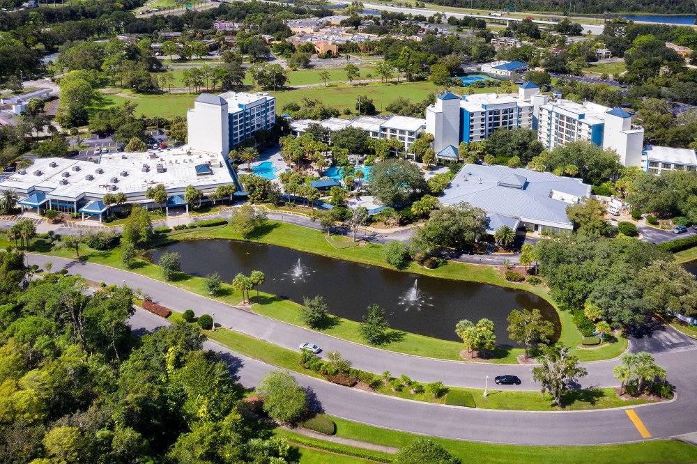 Vliegreis naar Delta Hotels by Marriott Orlando Celebration