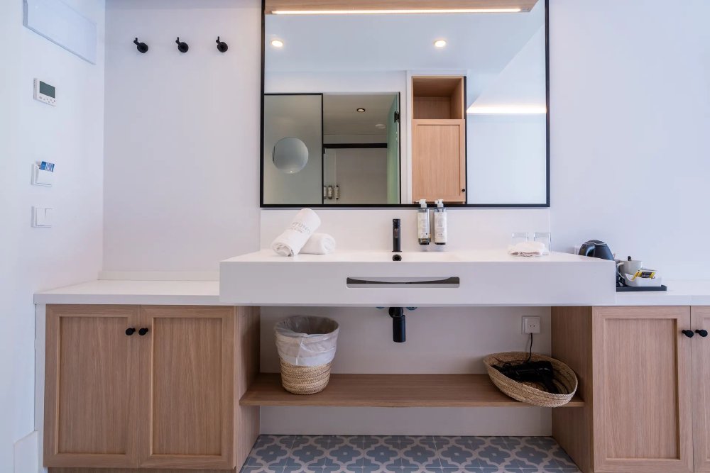 Vliegreis naar Neptuno Hotel & Spa, Calella — 4-sterren superior met rooftop en spa