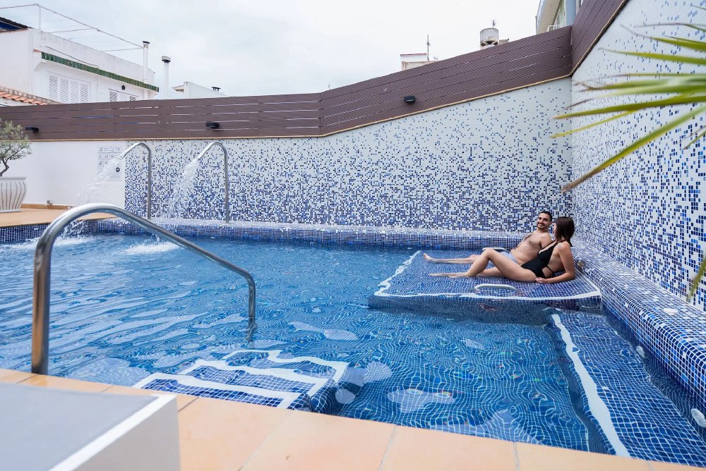 Vliegreis: Neptuno Hotel & Spa — Rooftop, Wellness en Centrum van Calella